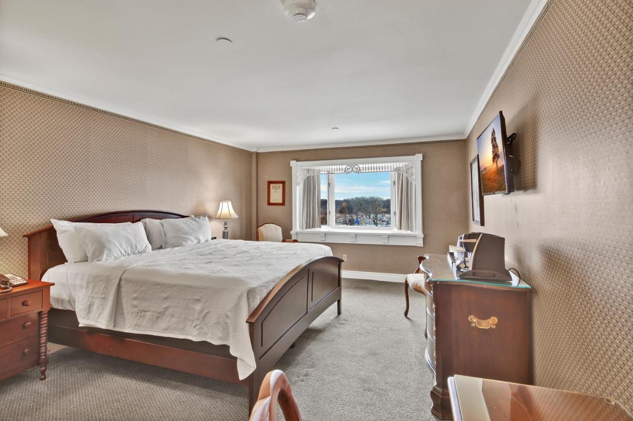 Hotel St 3*
